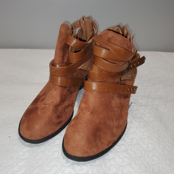 Ladies Wild Diva Lounge Ankle Booties - Picture 2 of 6